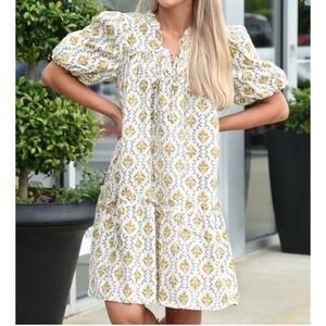 MOON RIVER Puff Sleeve Lotus Floral Dress